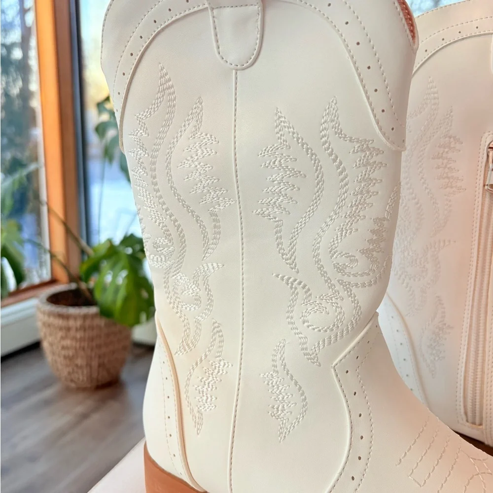 Kids White Cowboy Boots size 3 New